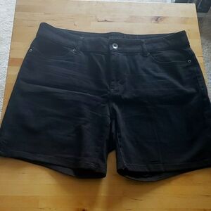 Black jean shorts (with strech)